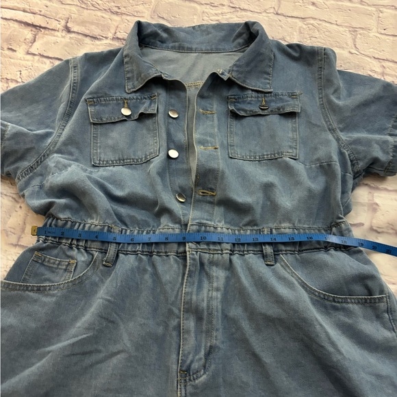 🔵”NWOT” CURVY LightWASH Denim Romper - Picture 11 of 13